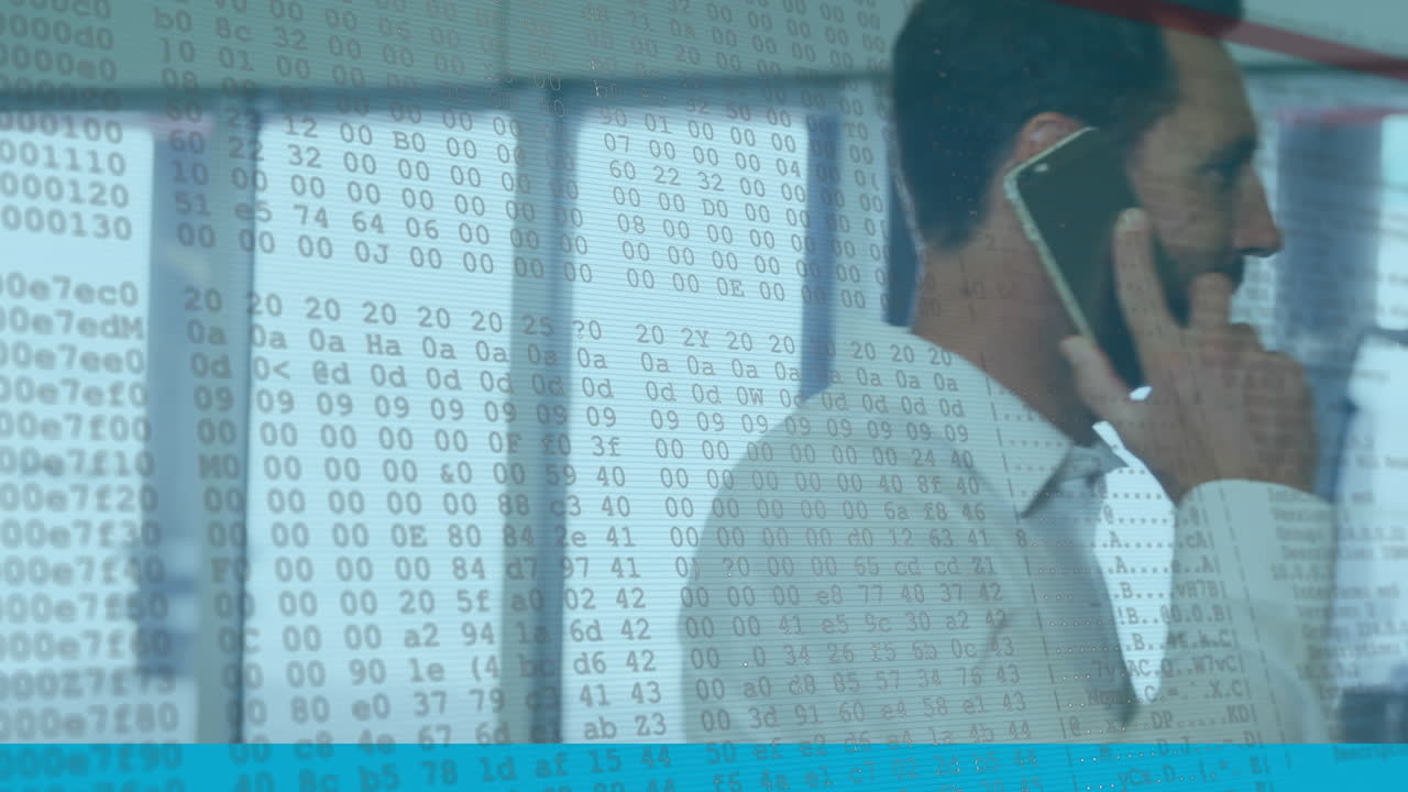 animación de procesamiento de datos contra un hombre de negocios caucásico hablando en un teléfono inteligente en un aeropuerto