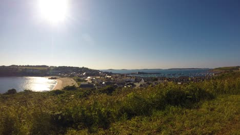 Lapso-De-Tiempo-De-Hugh-Town,-St-Mary,-Islas-De-Scilly,-En-El-Pico-Del-Verano