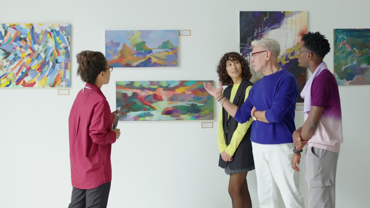 Gallery Guide Giving Tour to Visitors