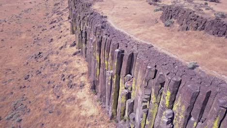 Característica-Geológica-Dramática:-Columnas-De-Basalto-Volcánico-En-El-Estado-Central-De-Wa