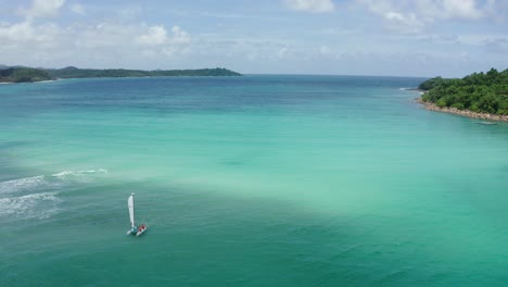 Aéreo-Drone-Tropical-Tailandia-Catamarán