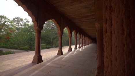 Reveal-Shot-of-a-Colonnade