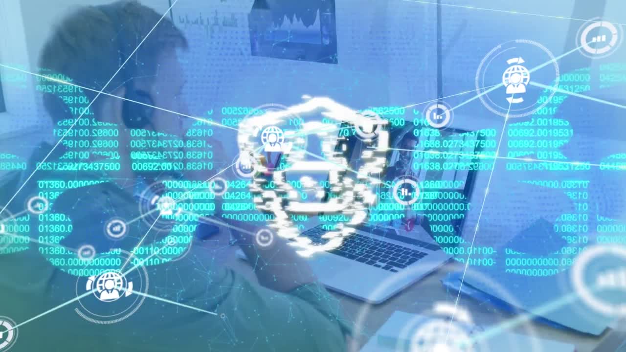 animación de procesamiento de datos y candado sobre empresario caucásico en la oficina
