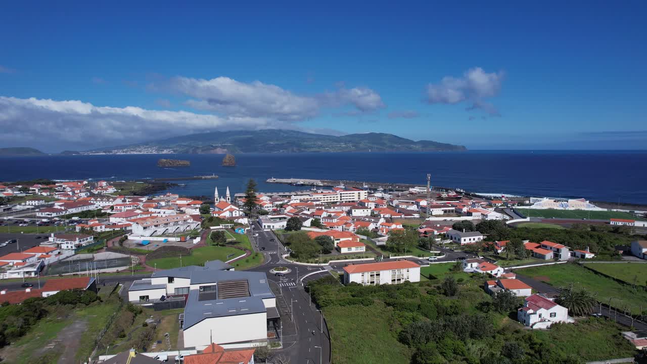 pueblo de madalena en las azores con faial