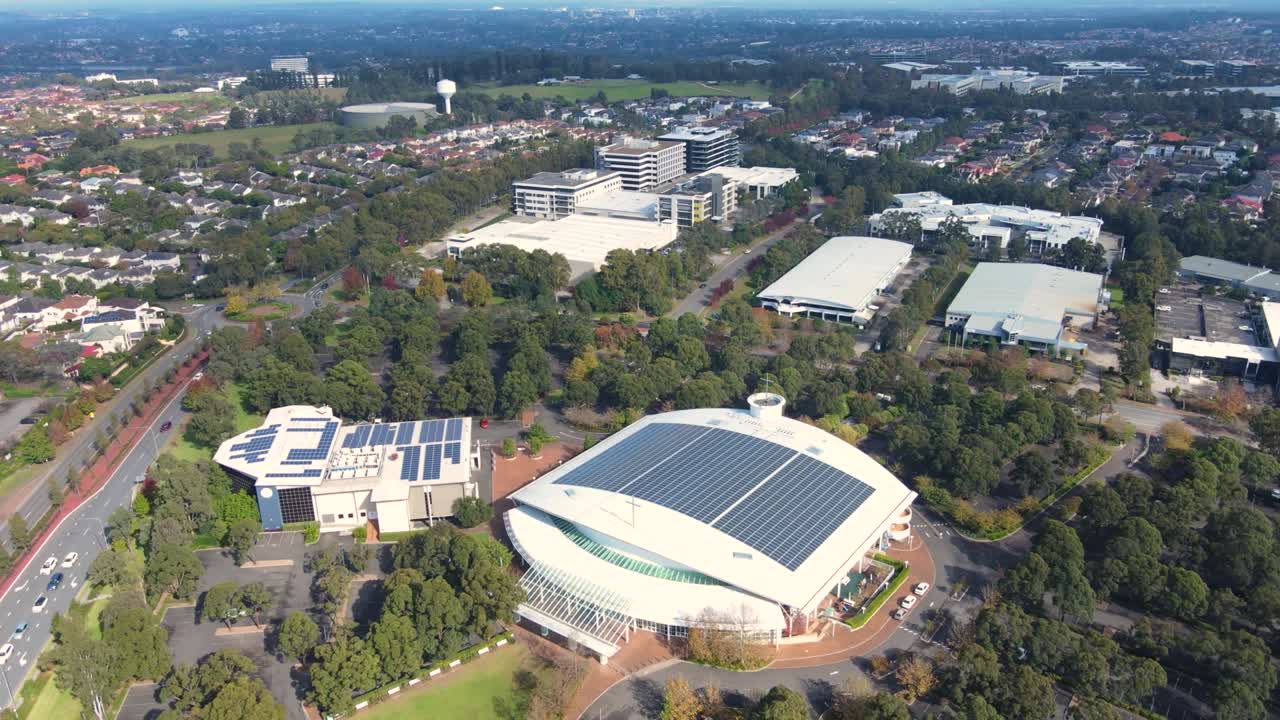 시드니 북서부의 힐스 샤이어 (hills shire) 에 있는 노르웨스트와 벨라 비스타 (bella vista) 교외의 드론 풍경