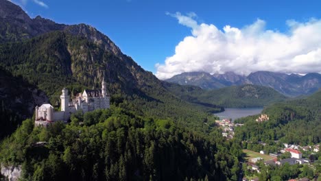 Castillo-De-Neuschwanstein-Alpes-Bávaros-Alemania