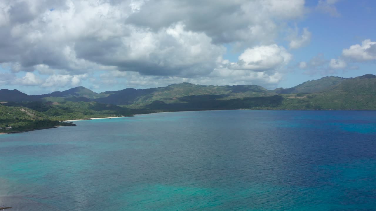 vista aérea de playa tropical