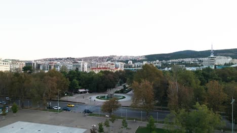 4K-drone-clip-ascending-over-the-main-park-in-the-city-of-Thessaloniki-in-Northern-Greece