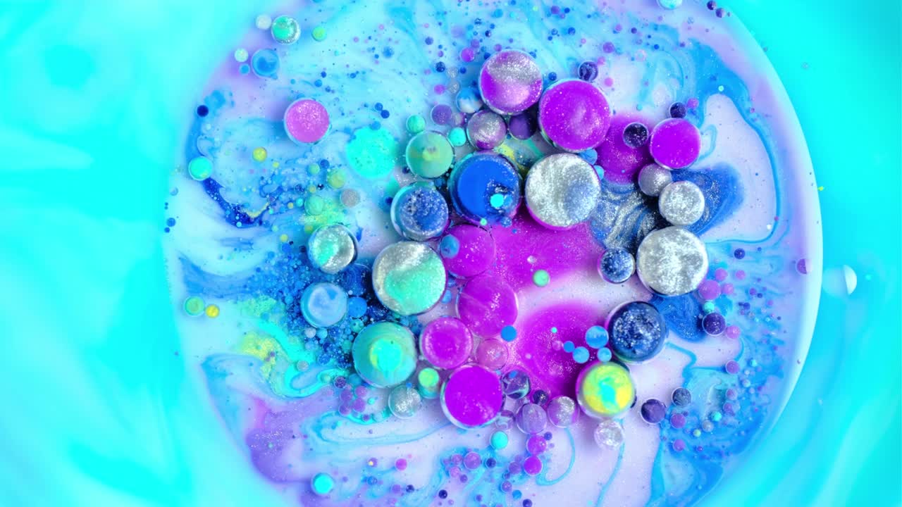 다채로운 페인트와 거품 추상적인 배경 4k 비디오