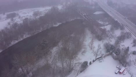 Luftaufnahme-Des-Boise-River-In-Idaho-Mit-Schnee-Bedeckt