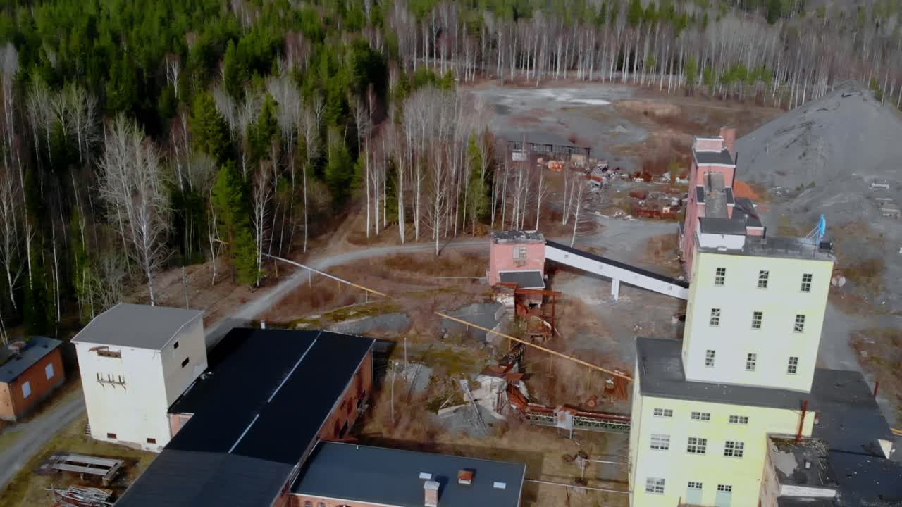 un avión no tripulado se inclinó sobre una antigua instalación minera en suecia.