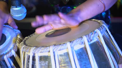 playing-tabla-in-closeup-view