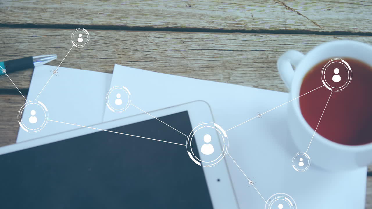 animación de la red de conexiones con iconos sobre el portátil en el escritorio