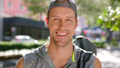 el rostro de un joven feliz y activo deportista