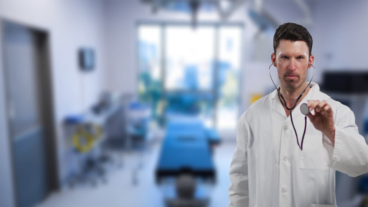 Animazione di un medico maschio caucasico con spazio per il testo su un ospedale.
