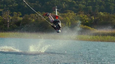 Erstaunliches-Sky-Ski-Air-Chair-Backflip-Wasserskifahren