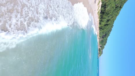 la hermosa playa de san rafael en barahona, república dominicana.