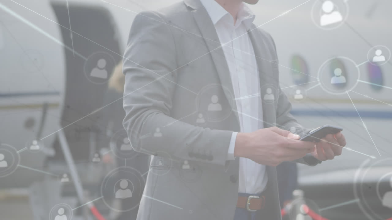 스마트 폰을 사용하는 코카시안 사업가에 대한 연결 네트워크의 애니메이션