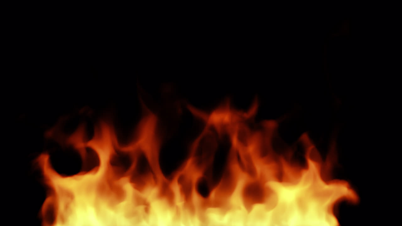 Realistiske flammer på sort baggrund