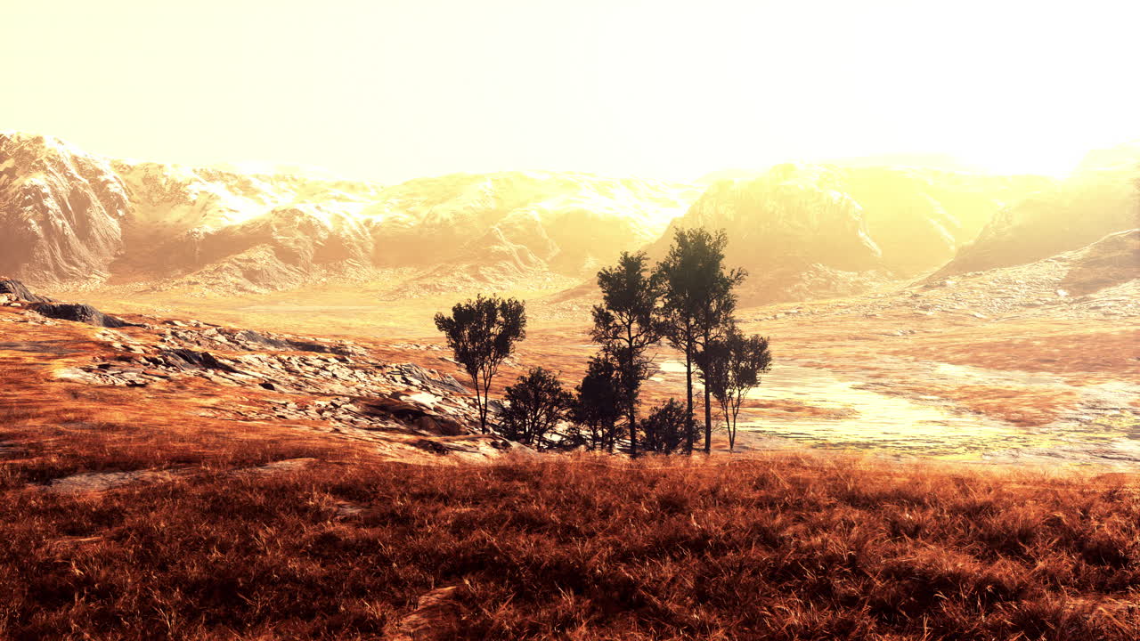 황금빛으로 장엄한 산의 일몰