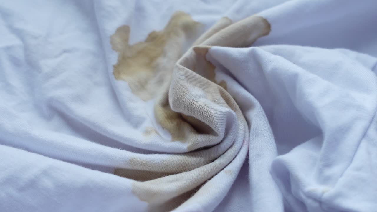 셔츠에 커피 얼룩