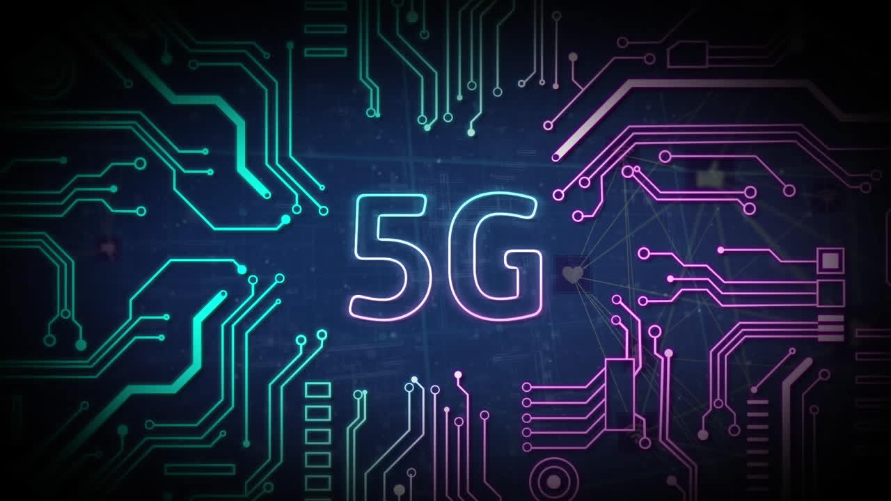 animazione di testo 5g, schede di circuiti informatici e elaborazione dei dati