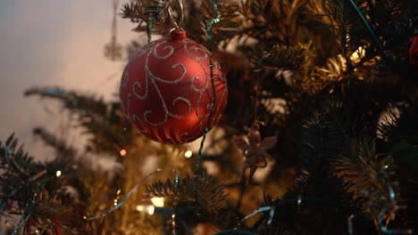 lights in a decorated christmas tree turn on