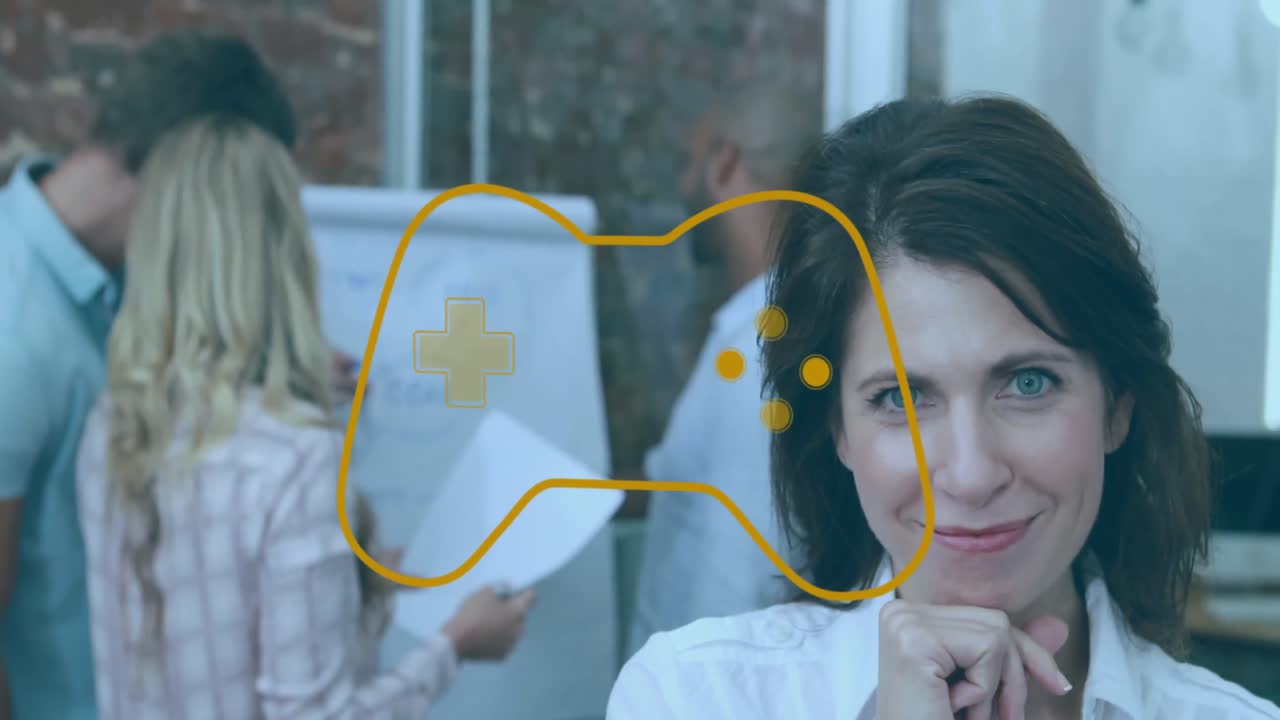 animación de formas y icono del gamepad sobre diversas personas de negocios en la oficina