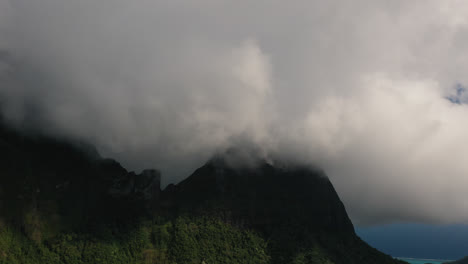 Tahití,-Metraje-De-Drones-En-La-Playa-De-La-Isla-De-Moorea-11