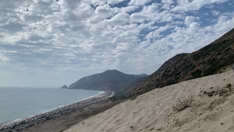 dunas de arena cerca de la playa grande