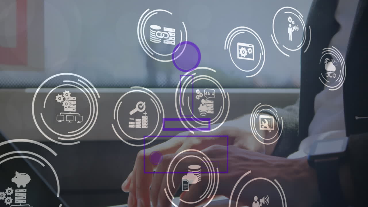 un hombre está usando una computadora portátil en un autobús.