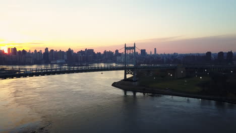 Astoria-Park-Es-Mi-Lugar-Favorito-Para-Volar-Mi-Dron-Y-Por-Eso-Es-Uno-De-Los-Hermosos-Lugares-Que-Debes-Visitar-En-Nueva-York