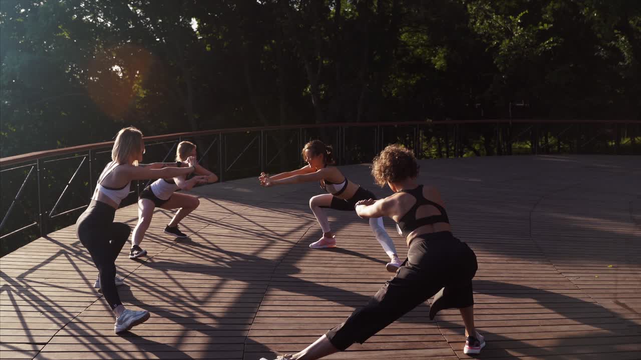 여성 야외 운동 세션