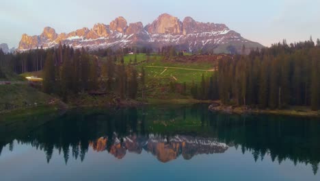 The-stunning-aesthetics-of-nature-view-at-its-best,-Envision-the-magnificence-of-lofty-mountains,-a-pristine-sky,-lush-greenery,-and-a-captivating-crystal-clear-lake