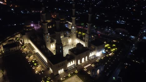 sheikh zayed solo mosque is a big mosque in surakarta, landmark surakarta