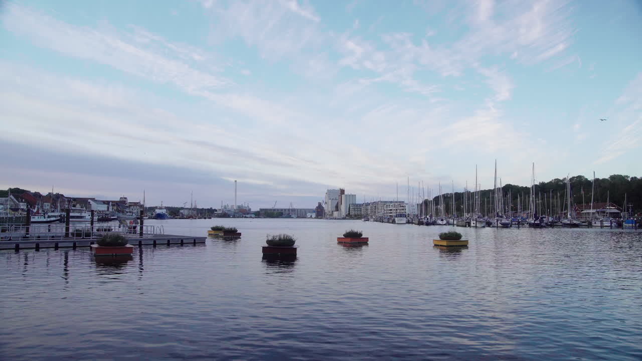 hafenspitze에서 플렌스부르크 항구 전망. 와이드샷. 4k