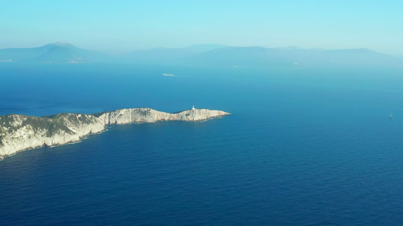 케이프 lefkada 공중의 등대가 가까이