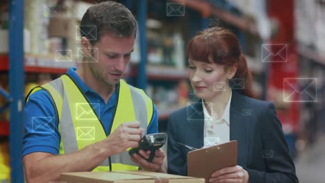 Warehouse-manager-talking-to-her-worker