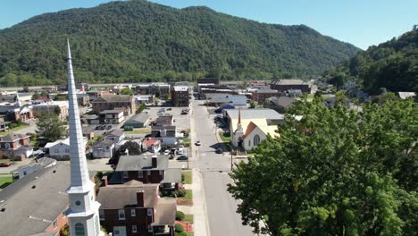 Antena-De-Pineville-Kentucky-En-4k,-Pequeña-Ciudad-De-América,-Pequeña-Ciudad-De-Estados-Unidos,-Los-Suburbios,-América-Central