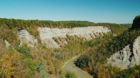 genesee gorge in letchworth state park