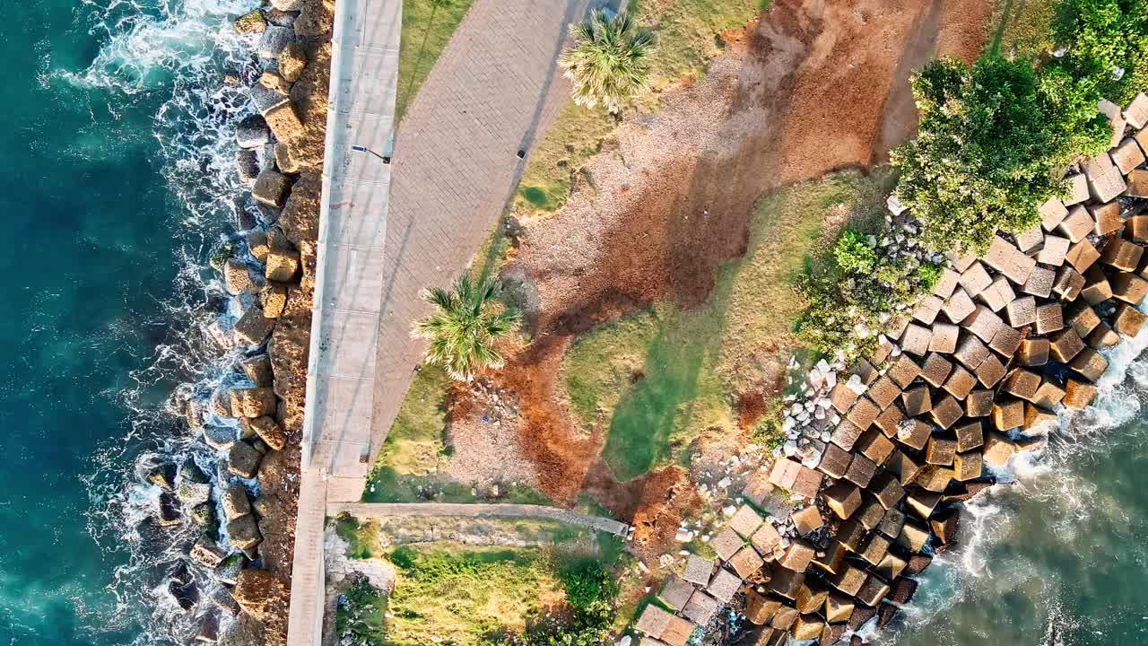parque de atracciones a lo largo del malecón al amanecer, santo domingo en república dominicana