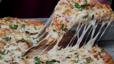 Pizza con queso derretido