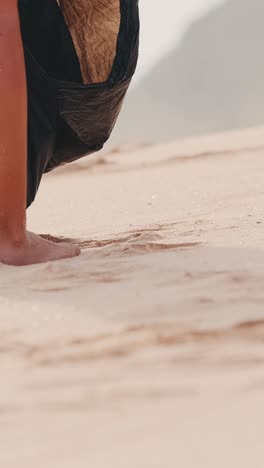 los esfuerzos de los voluntarios eliminan la contaminación de la playa local durante la limpieza comunitaria