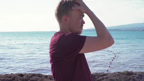 hombre en la playa