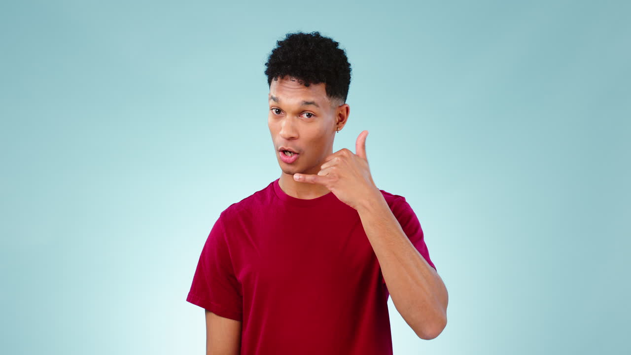 얼굴, 남자 그리고 스튜디오에 전화하기 위해 걱거립니다