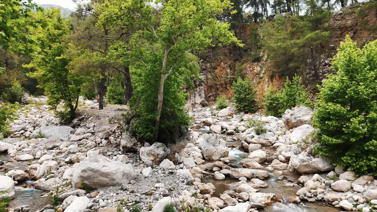 el cañón kesme boğazı ubicado en el parque nacional de beydağları