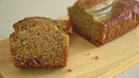 banana-cake-on-wood-board