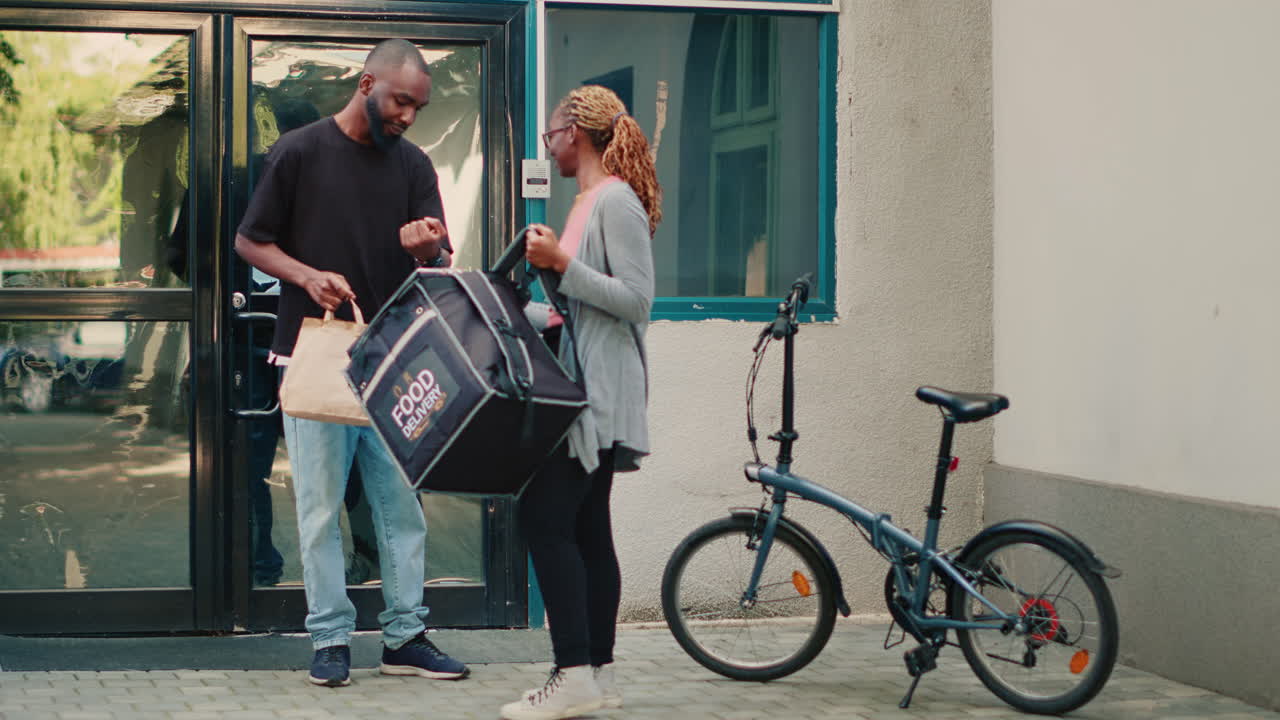 Food delivery with bicycle