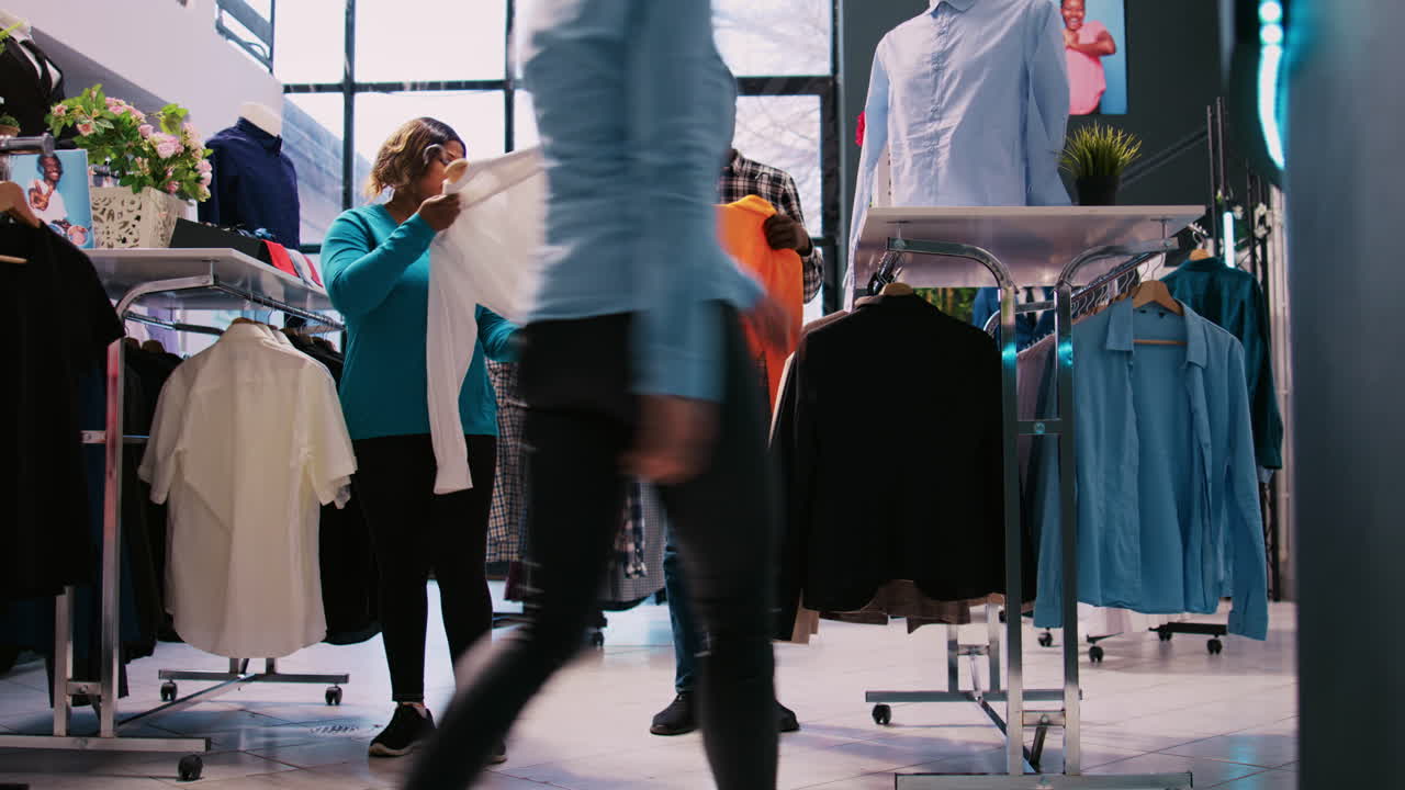 판매 상품을 찾는 고객