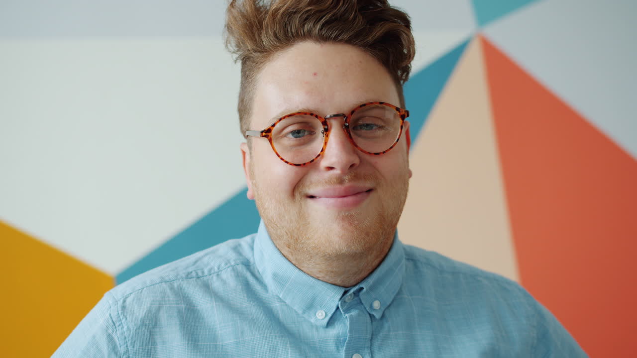 Retrato de un hombre sonriente